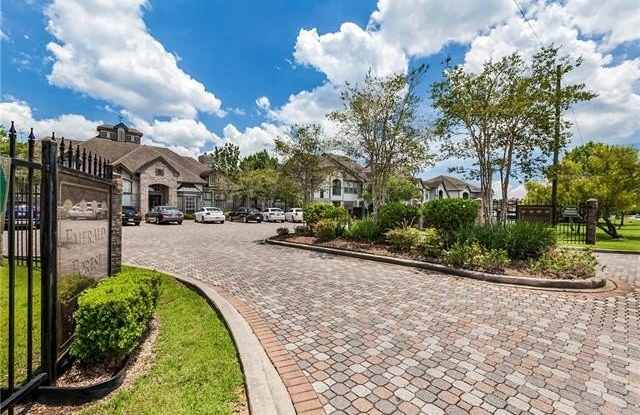 350 EMERALD FOREST Boulevard photos photos