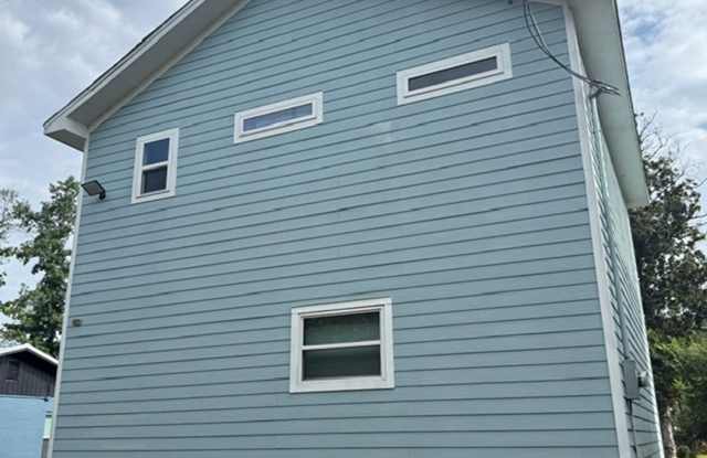 2 Bedroom 1 Bath House Gallery 3