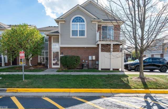 15357 Yale photos photos