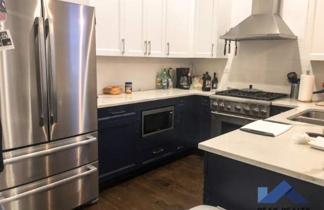 2127 N Sheffield Ave 1 - 2127 North Sheffield Avenue, Chicago, IL 60614