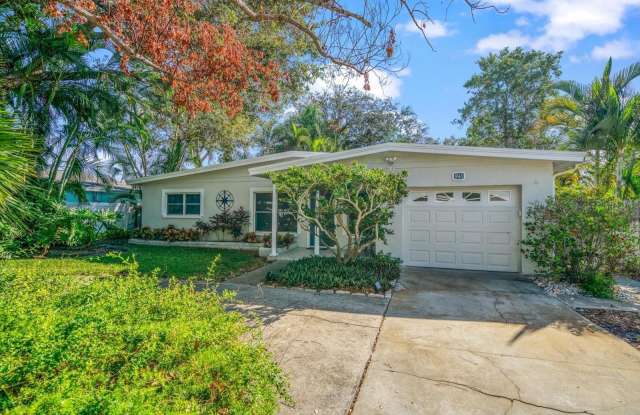 941 PALM DRIVE - 941 Palm Drive, Belleair Beach, FL 33786