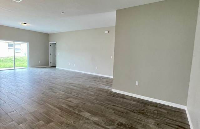 Brand-New 4-Bedroom Beauty in Poinciana – Modern Upgrades & Stunning Kitchen! Gallery 4