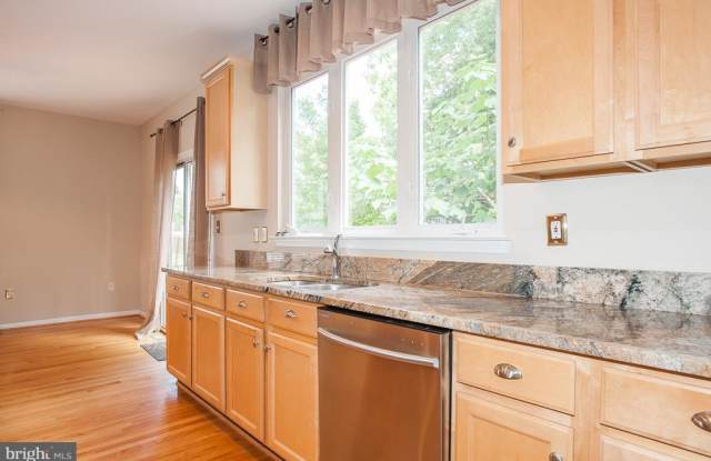 6561 MCKENNA WAY Gallery 3