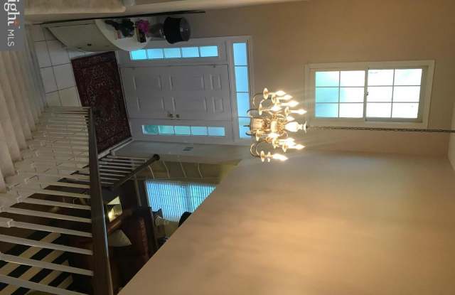 1565 MCLEAN COMMONS COURT Gallery 2