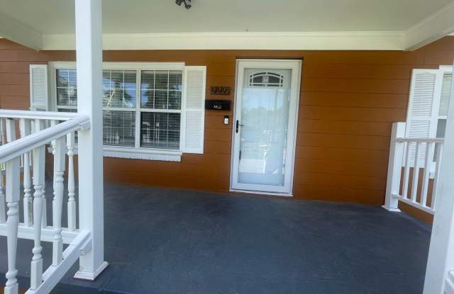 Now Available: Fully Renovated 6BR/4BA Home! photos photos