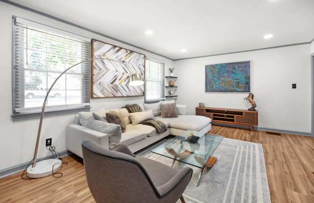 817 Sedgefield Road Gallery 4