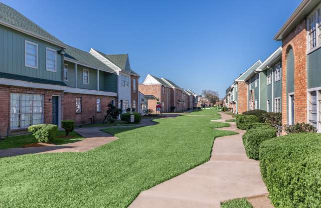 Avalon Village Townhomes Gallery 4