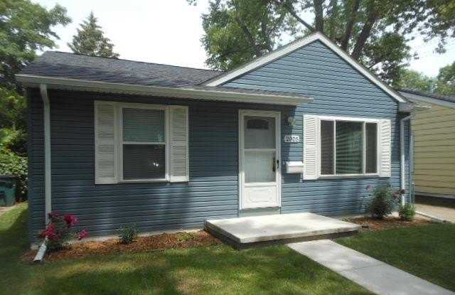 2005 Ardmore Drive Gallery 1