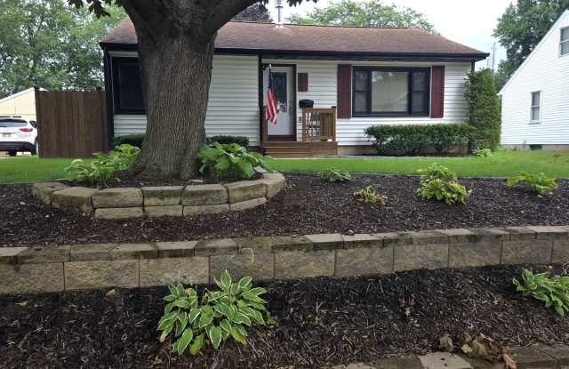 **Beautifully Updated Eastside Ranch with Exceptional Living Spaces & Outdoor Amenities** Gallery 1