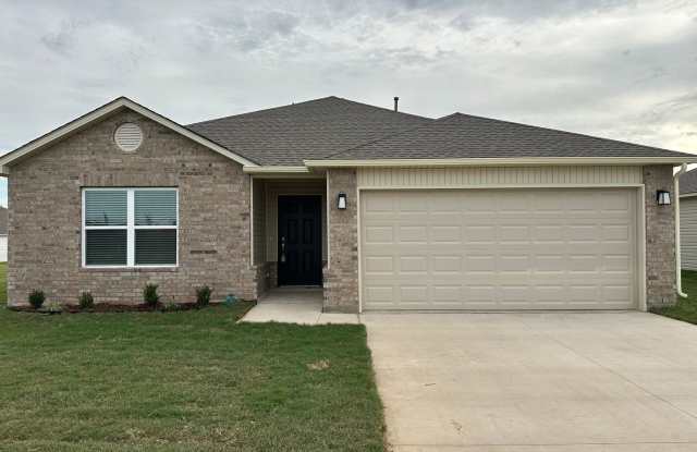 Brand-new 3 bedroom, 2 bath home located in historic Claremore photos photos