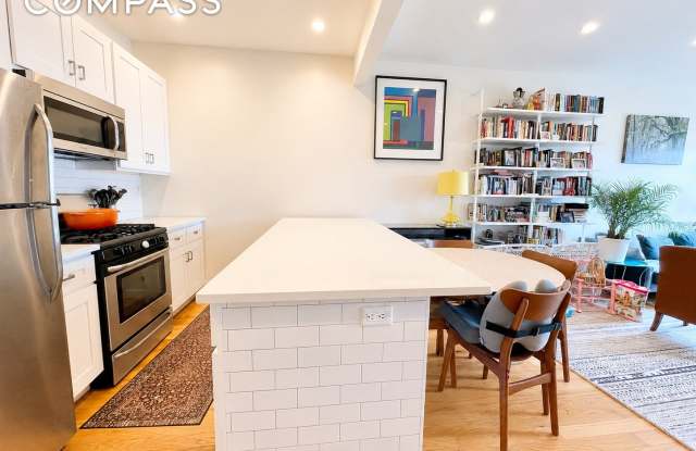 154 Summit Street Gallery 3