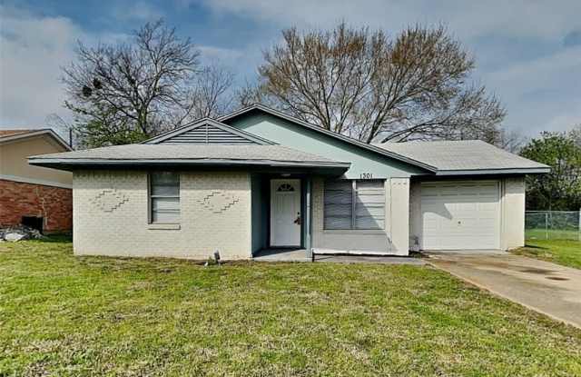1301 Lorraine Lane - 1301 Lorraine Lane, Mesquite, TX 75149