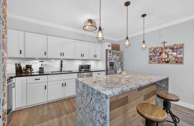 7929 SW 104th St photos photos