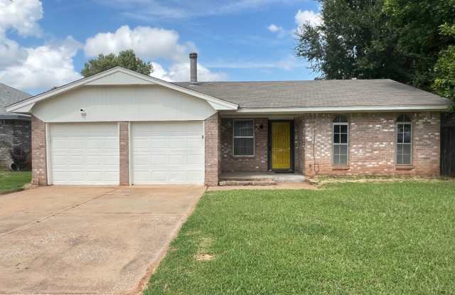 417 E Linden Ln - 417 East Linden Lane, Mustang, OK 73064