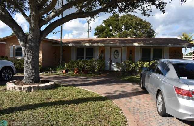 4617 Washington - 4617 Washington Street, Hollywood, FL 33021