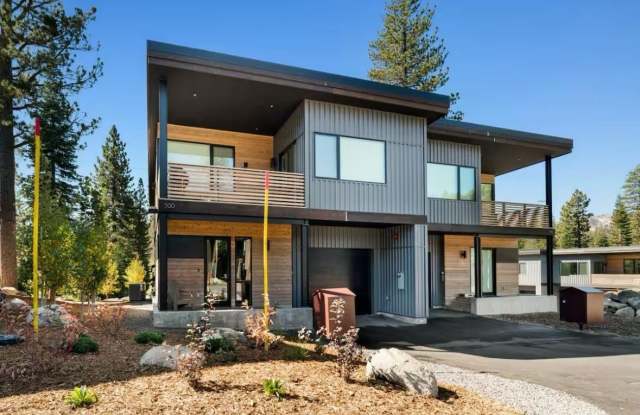 300 Palisades Circle photos photos