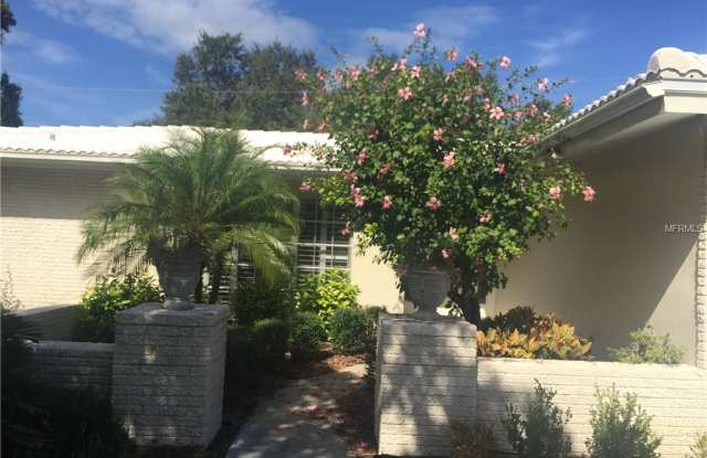 2140 PINE RIDGE DRIVE Gallery 3