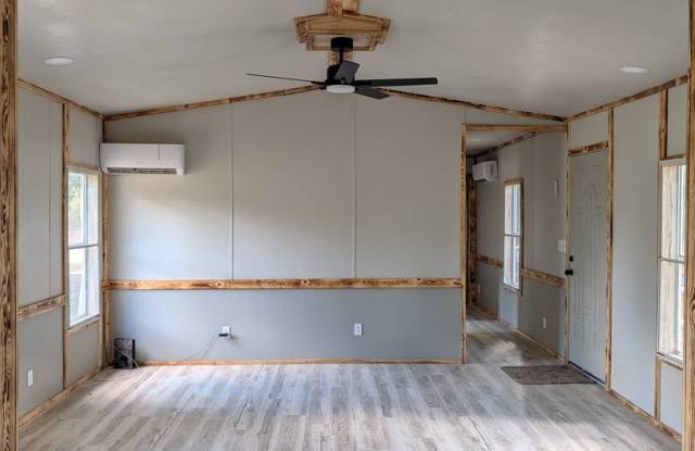 Cassville - Remodeled 3 bed 2 bath Gallery 1