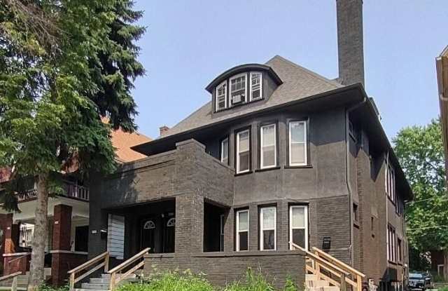 3038 N Farwell Ave photos photos