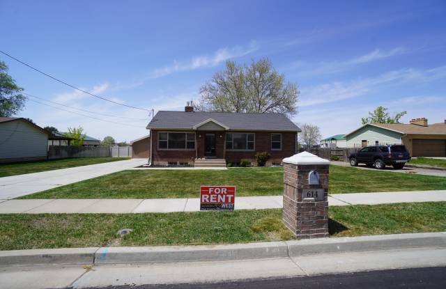614 S 3000 W - 614 South 3000 West, Syracuse, UT 84075