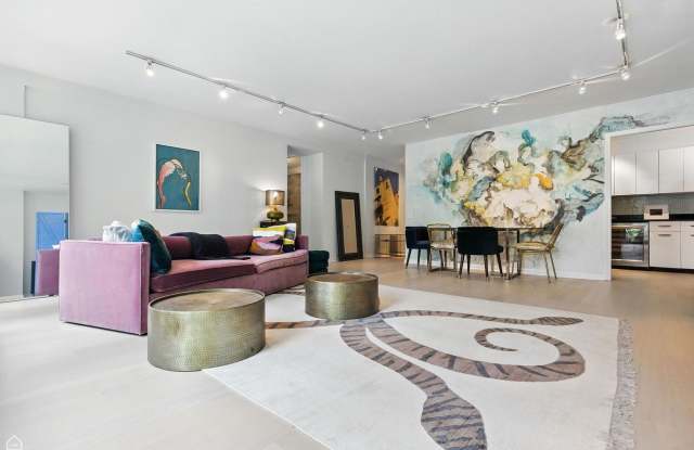 900 N Lake Shore Drive Gallery 3