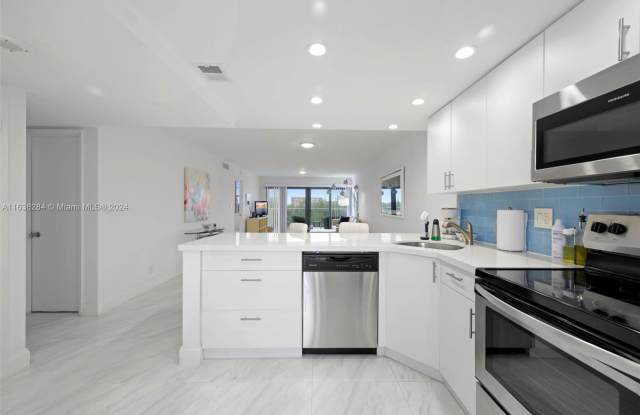 1401 North Riverside Drive photos photos