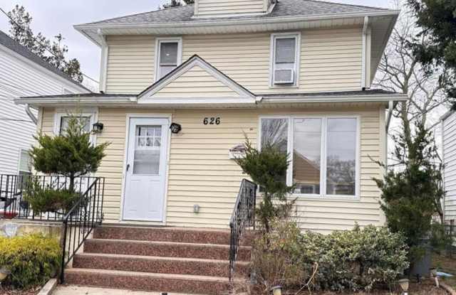 626 Stewart Avenue photos photos