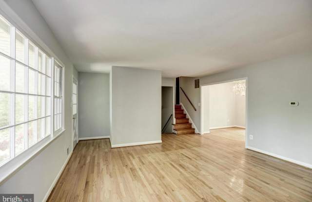 3503 BEVERLY DRIVE Gallery 4