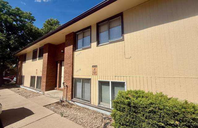 Cozy 2 Bed/1 Bath Apartment in North Loveland! Gallery 3