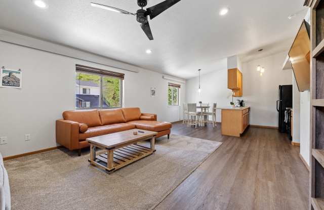 955-956 Stahl Ct Gallery 1