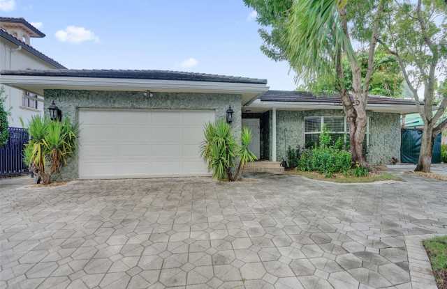 2427 Sea Island Drive Gallery 3
