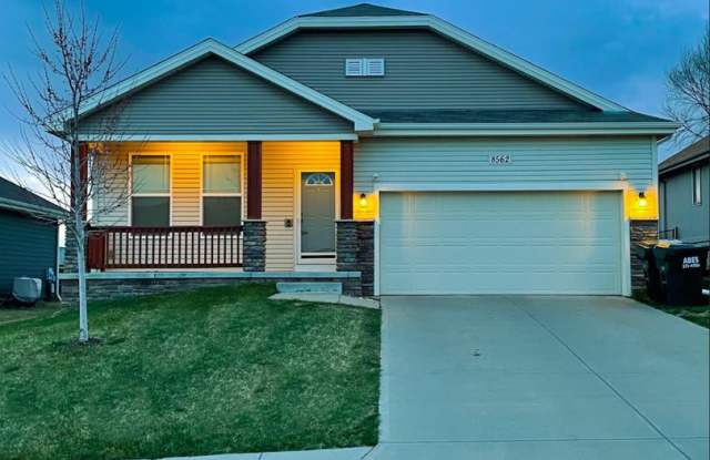 Spacious 4-Bedroom Near Lake Cunningham photos photos