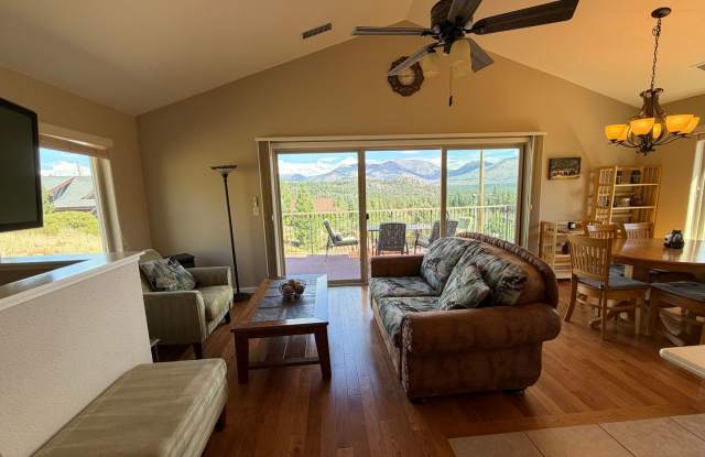 Gorgeous Views Out of Every Window!  3 Bed, 2 Bath with Garage Gallery 4