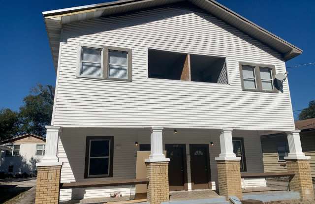 CHARMING 2 BEDROOM 1 BATH APARTMENT HOME - $500 OFF FIRST MONTH RENT! photos photos