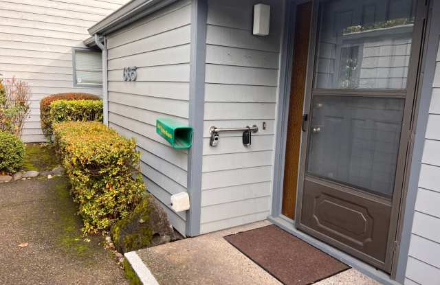 2 bed 1.5 bath Eugene townhome photos photos