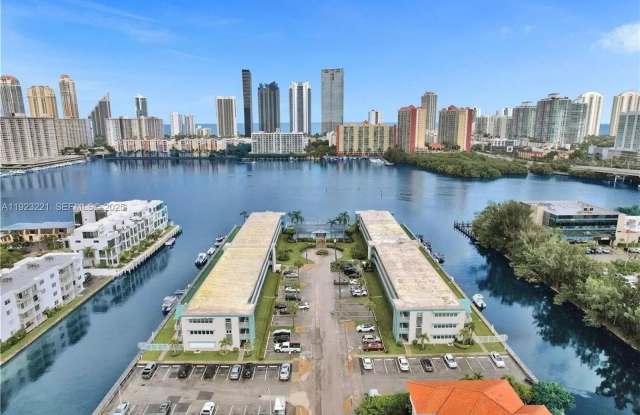 3922 NE 166th St photos photos