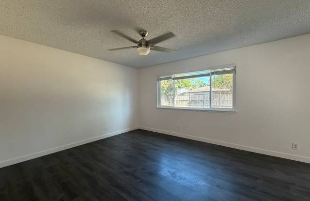 3 Bedroom 1 Bath Orangevale Home! Gallery 4