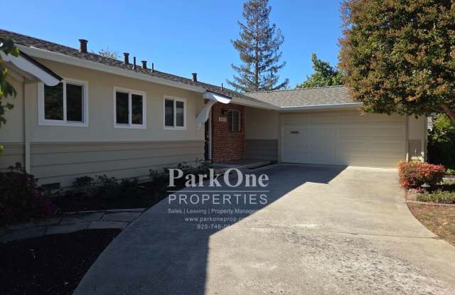 4 Bed 2 Bath Charming Home in Walnut Creek Gallery 3