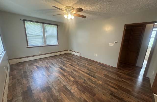 5028 Grammes Road Gallery 3