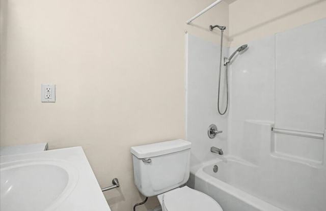 511 South 6th Street - 511 South 6th Street, Camden, NJ 08103