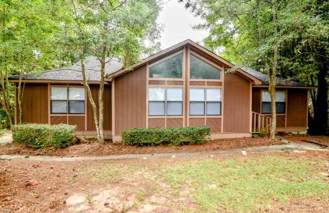 3 bed/2 bath in Lakeside School District, with rear deck! - 4154 Arlington Road, Martinez, GA 30809