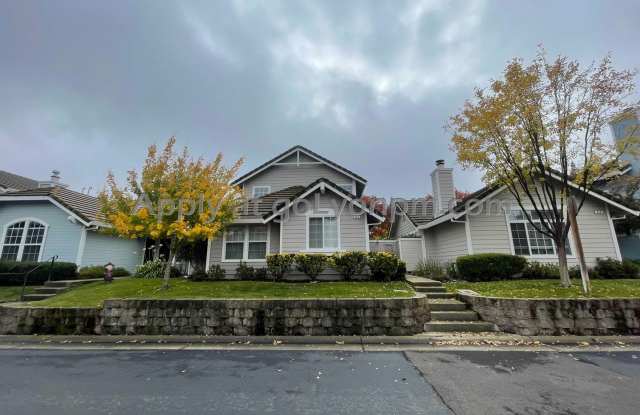 Charming 2BDRM 2.5BA with LOFT | Perfect Location near Folsom Premium Outlets  Lake Natoma! photos photos