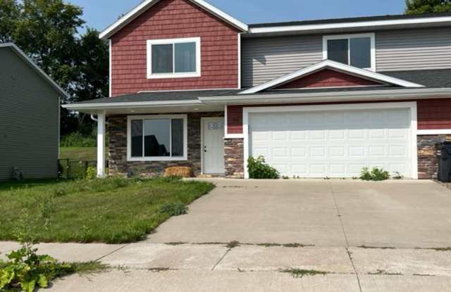 BEAUTIFUL  SPACIOUS 4 BEDROOM/2.5 BATH DUPLEX IN TOMAH! photos photos