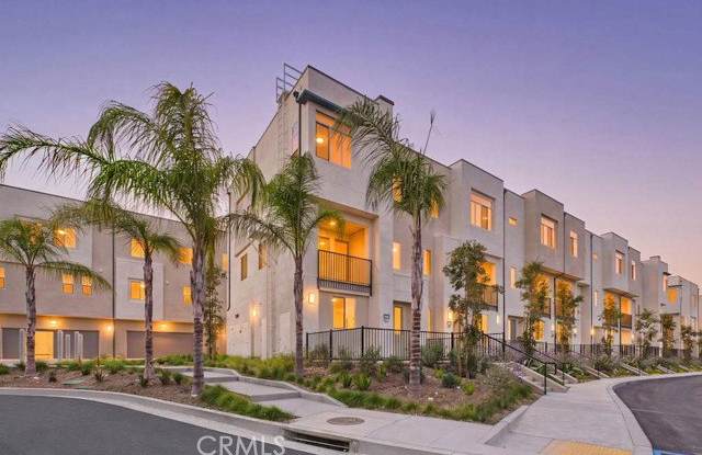 16261 San Fernando Mission Boulevard Gallery 1