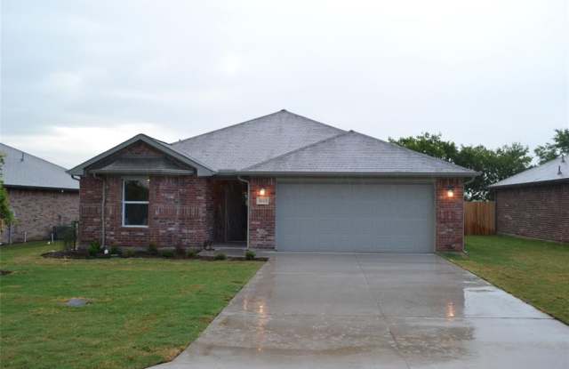 3013 N Hickory Street - 3013 North Hickory Street, Sherman, TX 75092