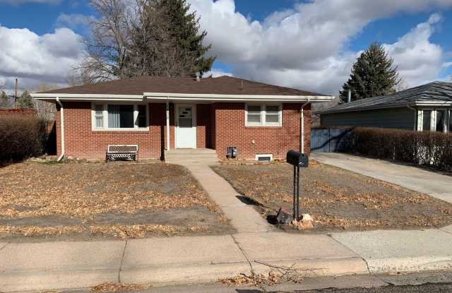 Wonderful 4 Bedroom 2 Bathroom Home in Eastridge! photos photos