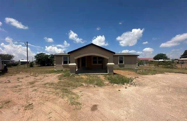 1715 N Clendenen Ave photos photos