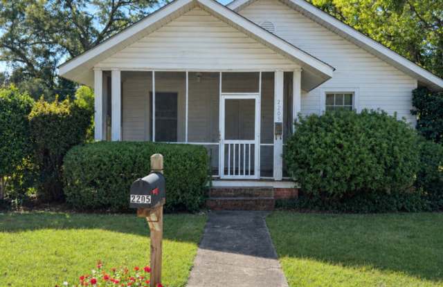 Pepperell Mill Village Cottage Gallery 1
