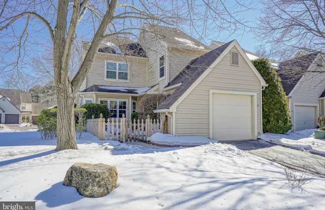 82 WOODLAKE Drive photos photos 82 WOODLAKE Drive photos photos