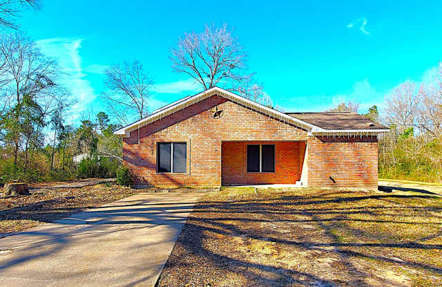 Welcome to this charming 2 bedroom, 2 bathroom home in Henderson, Texas! photos photos